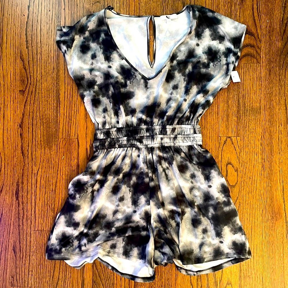 GAME DAY 🏈NWOT BP Black and Gray Romper